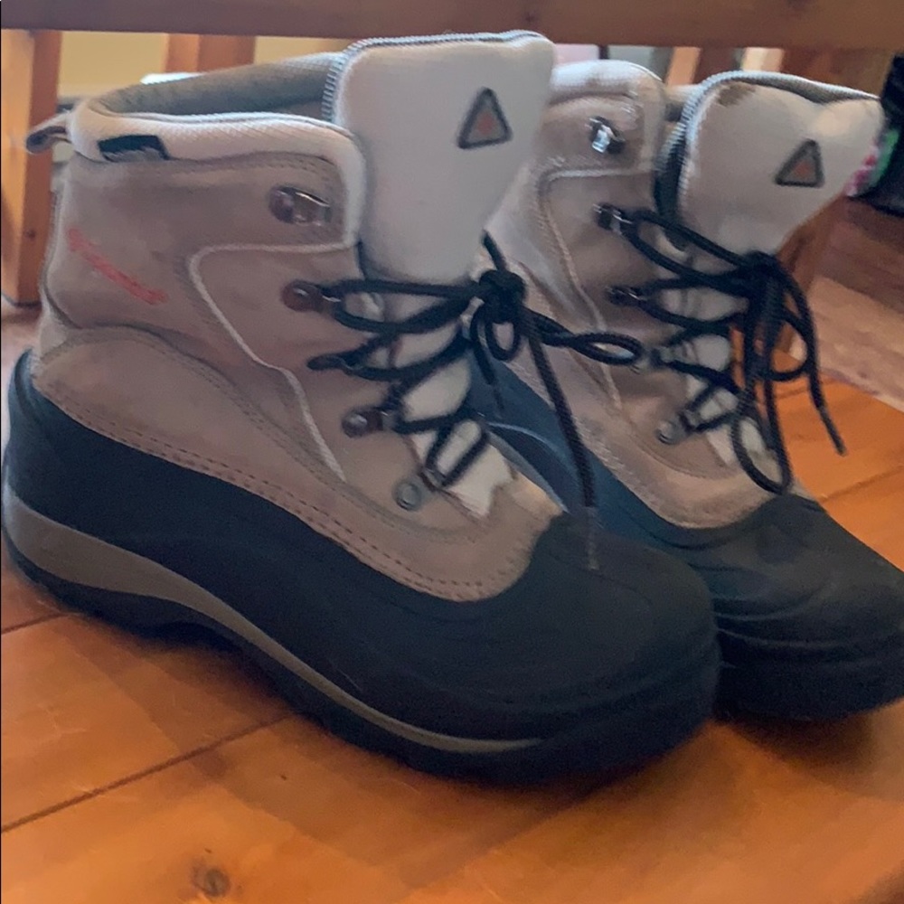 Women’s Columbia snow boots